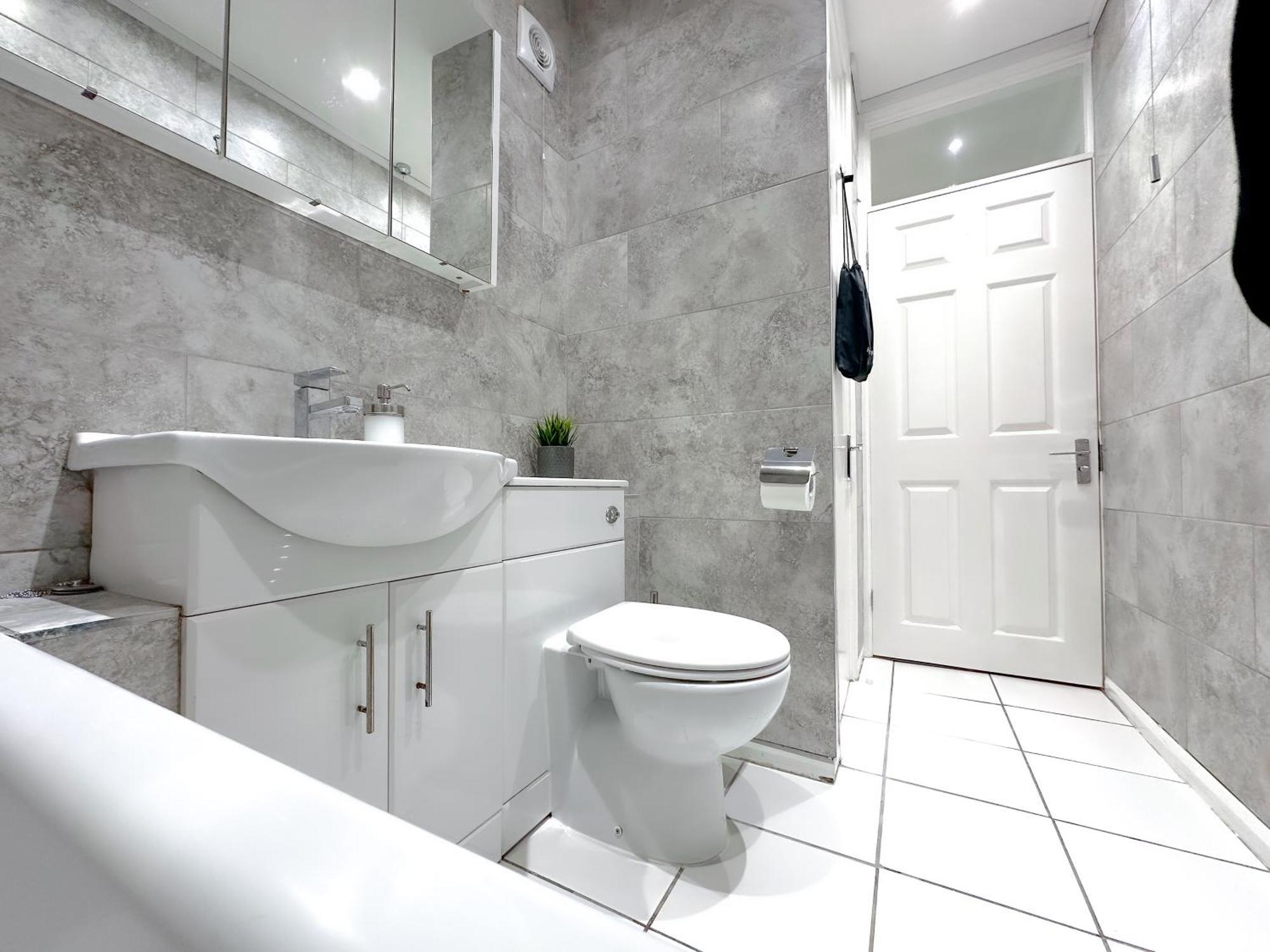 Contemporary And Cosy Birmingham Apartment- Free Parking & Wi-Fi Ngoại thất bức ảnh